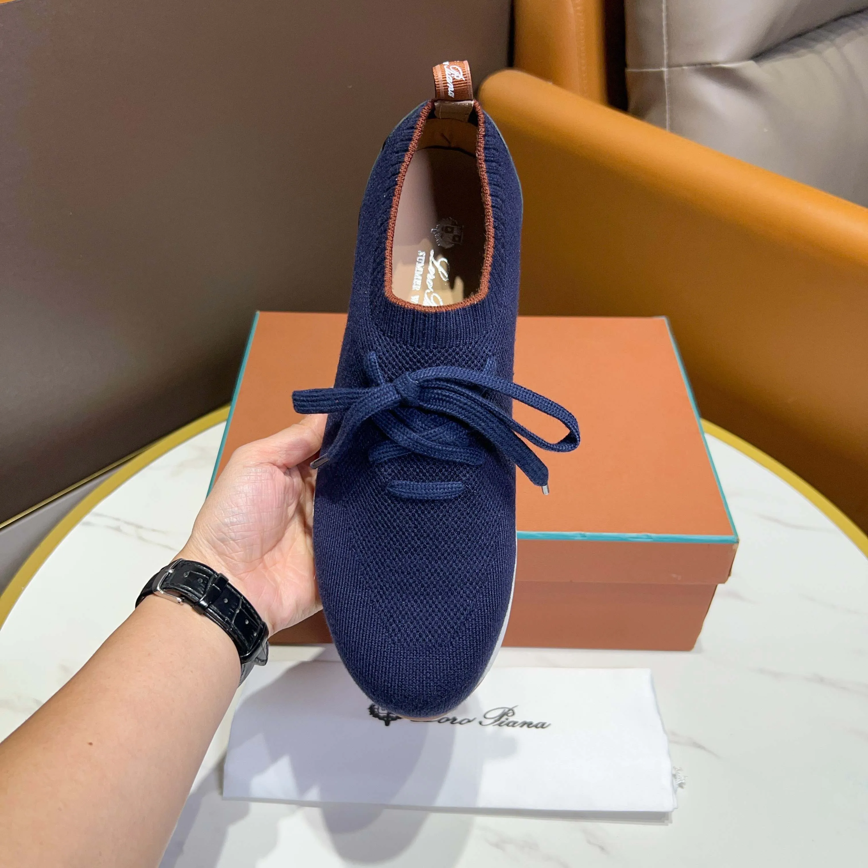 Factory price 400💰 (Loro men's shoes💰iana) New moccasin shoes official website original 1:1 mold opening, original quality💯Fine workmanship, high-end luxury☘The upper is made of original waterproof treated breathable fly-woven suede🌴Luxury🐂Leather lining🍓Rubber wear-resistant and non-slip outsole, size 38-44 (size 45 can be customized)